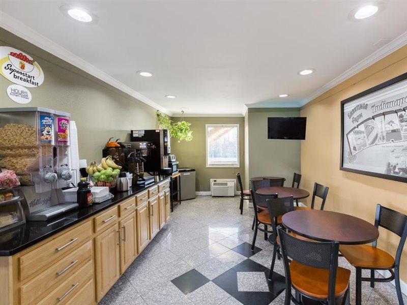 Super 8 By Wyndham Indianapolis-Southport Rd Μοτέλ Εξωτερικό φωτογραφία