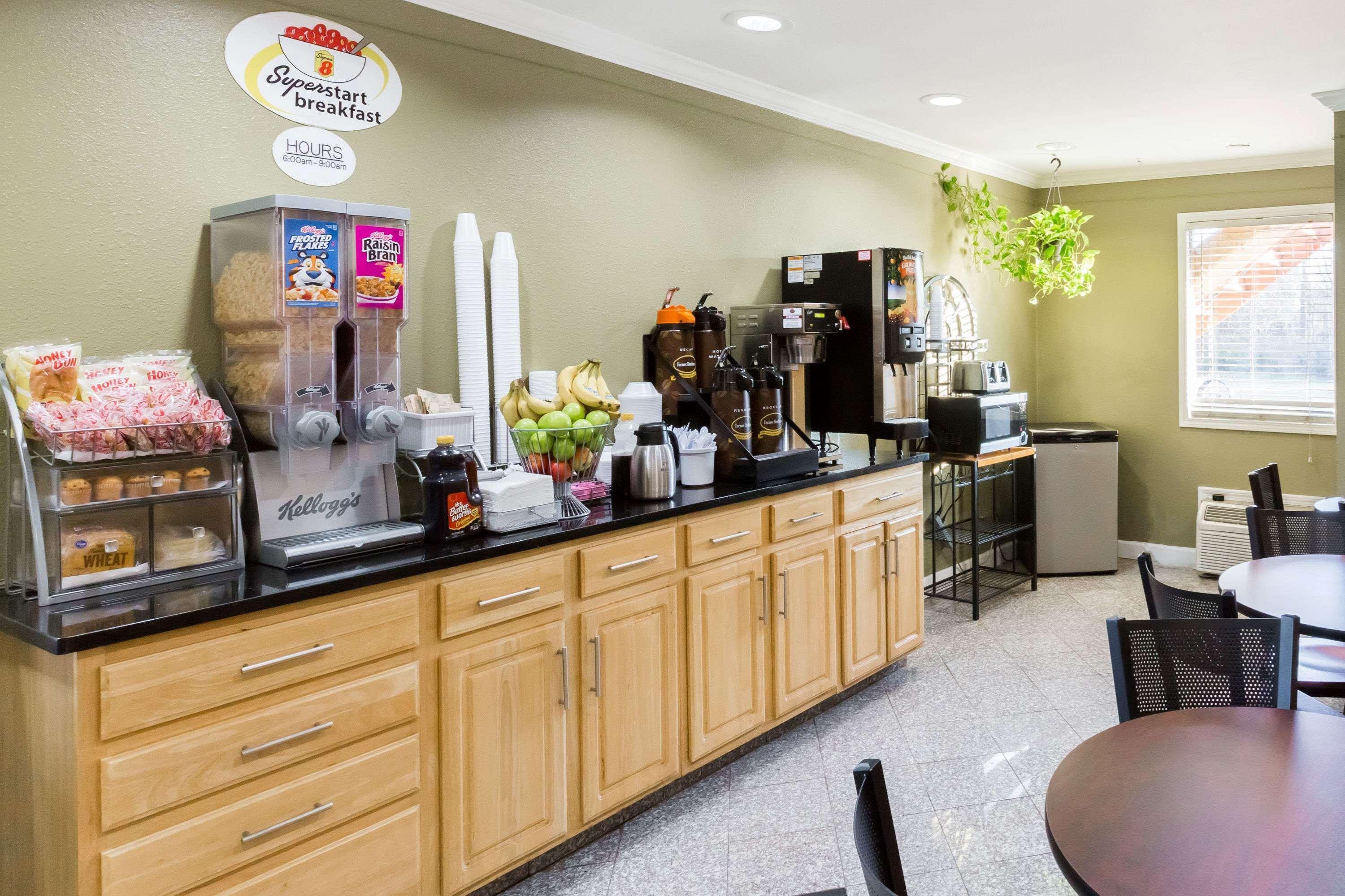 Super 8 By Wyndham Indianapolis-Southport Rd Μοτέλ Εξωτερικό φωτογραφία
