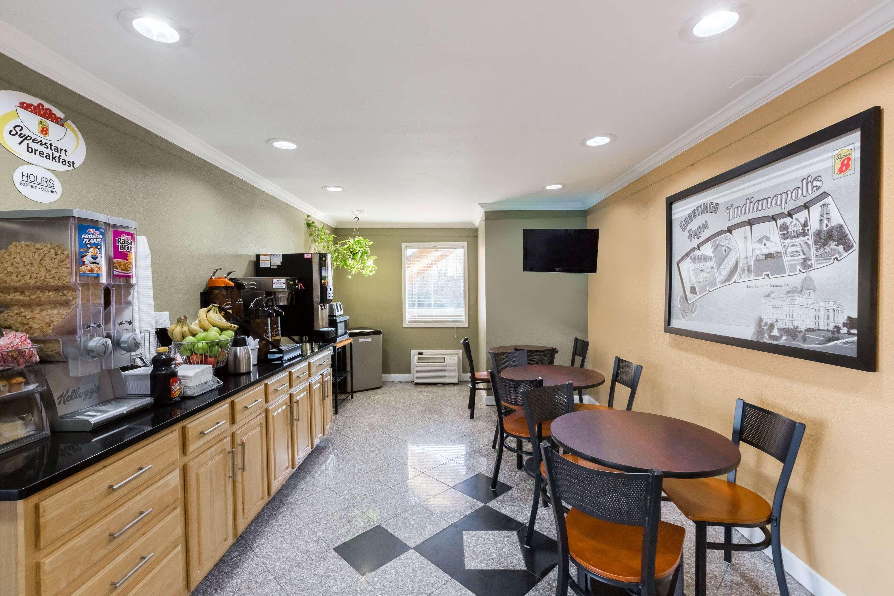 Super 8 By Wyndham Indianapolis-Southport Rd Μοτέλ Εξωτερικό φωτογραφία
